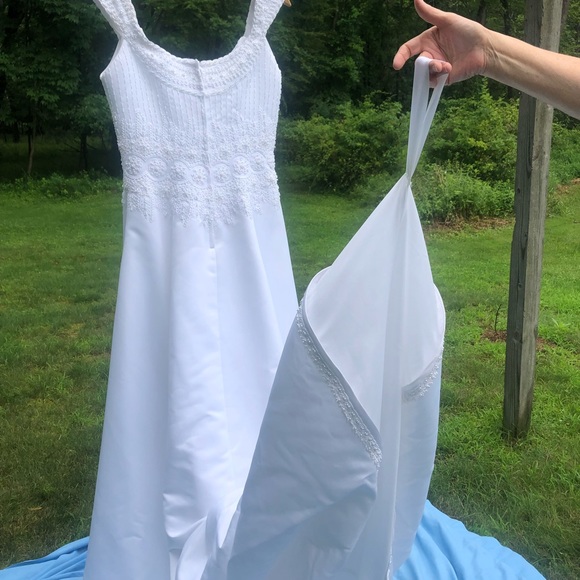 Beautiful Beaded White Wedding Dress - Like New - Picture 12 of 16